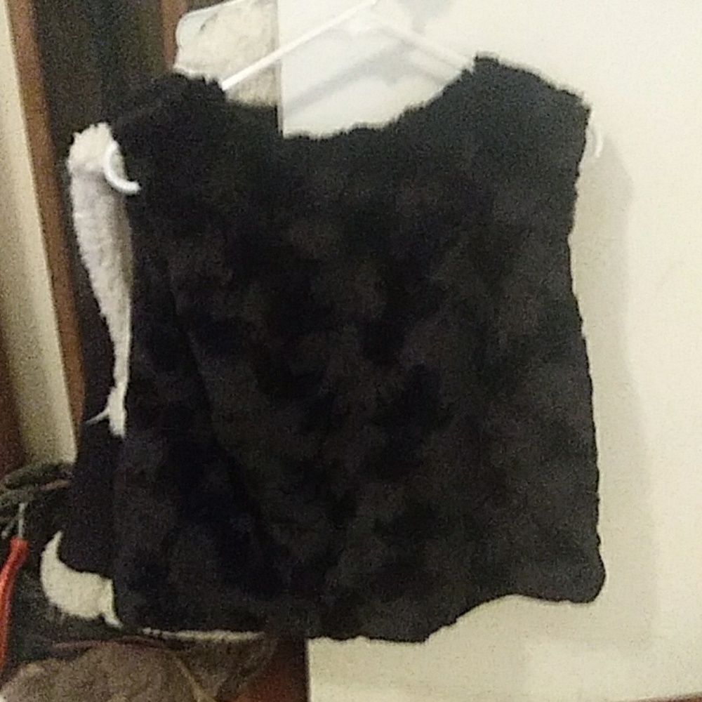 Vest - Picture 2 of 3